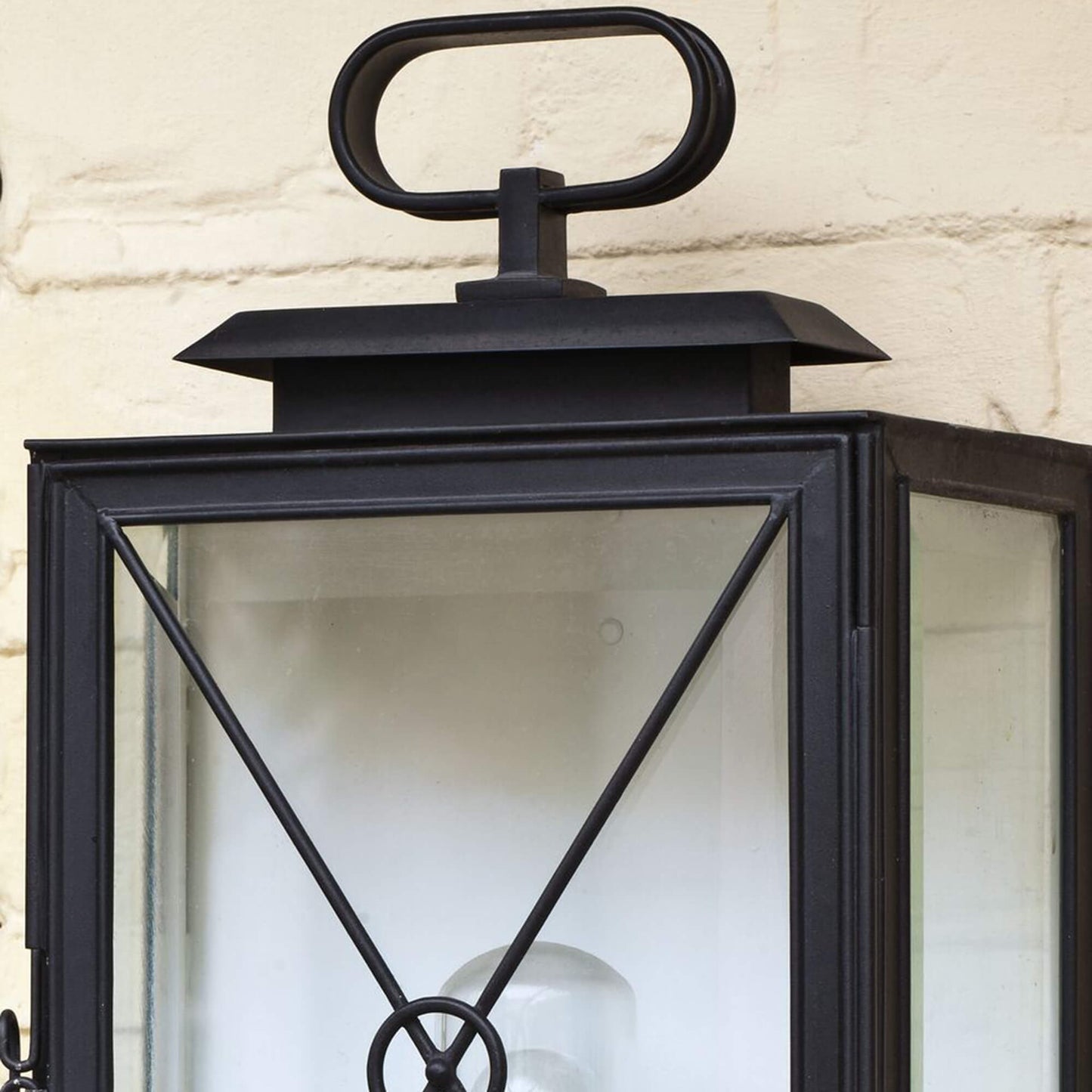 Close of of Richmond wall lantern in black